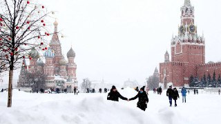 ❄️ Морозы до -15°С со снегом и метелью ожидаются в воскресенье в Подмосковье 

12 декабря станет последним днём метеорологической осени. В Москве на выходных обещают уже до -9°С.