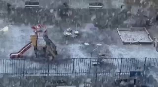 Сильный снегопад накроет Москву уже через 10 минут, — синоптики. 

Он усилится в районе 3 часов ночи.

— Подписаться