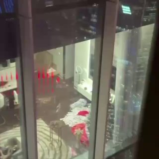 В Москва-Сити заметили ёлку заваленную деньгами.

Лучший новогодний подарок.

— Подписаться